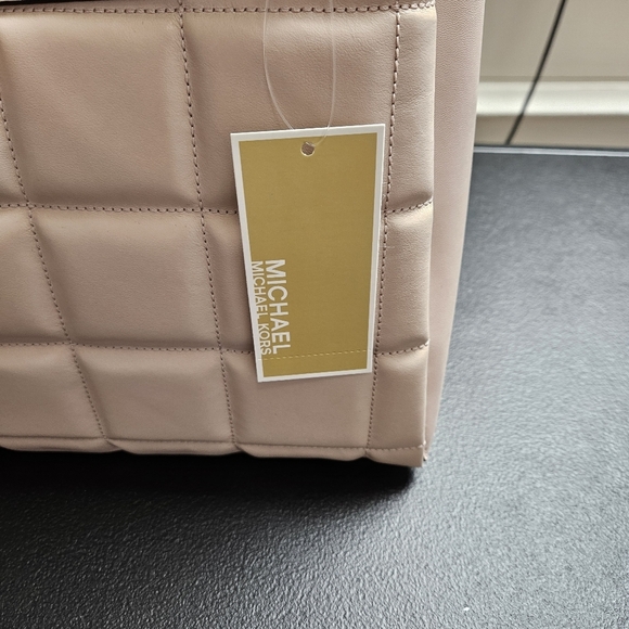 Michael Kors Susan Pink Medium Quilted Leather Satchel Handbag - Picture 7 of 8